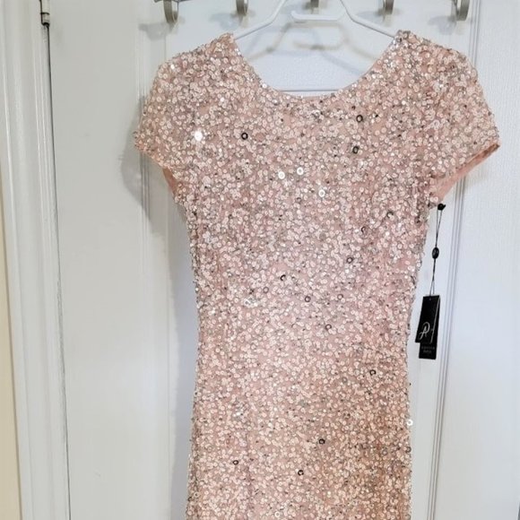 Adrianna Papell Short Sleeve Sequin Gown - Picture 7 of 11